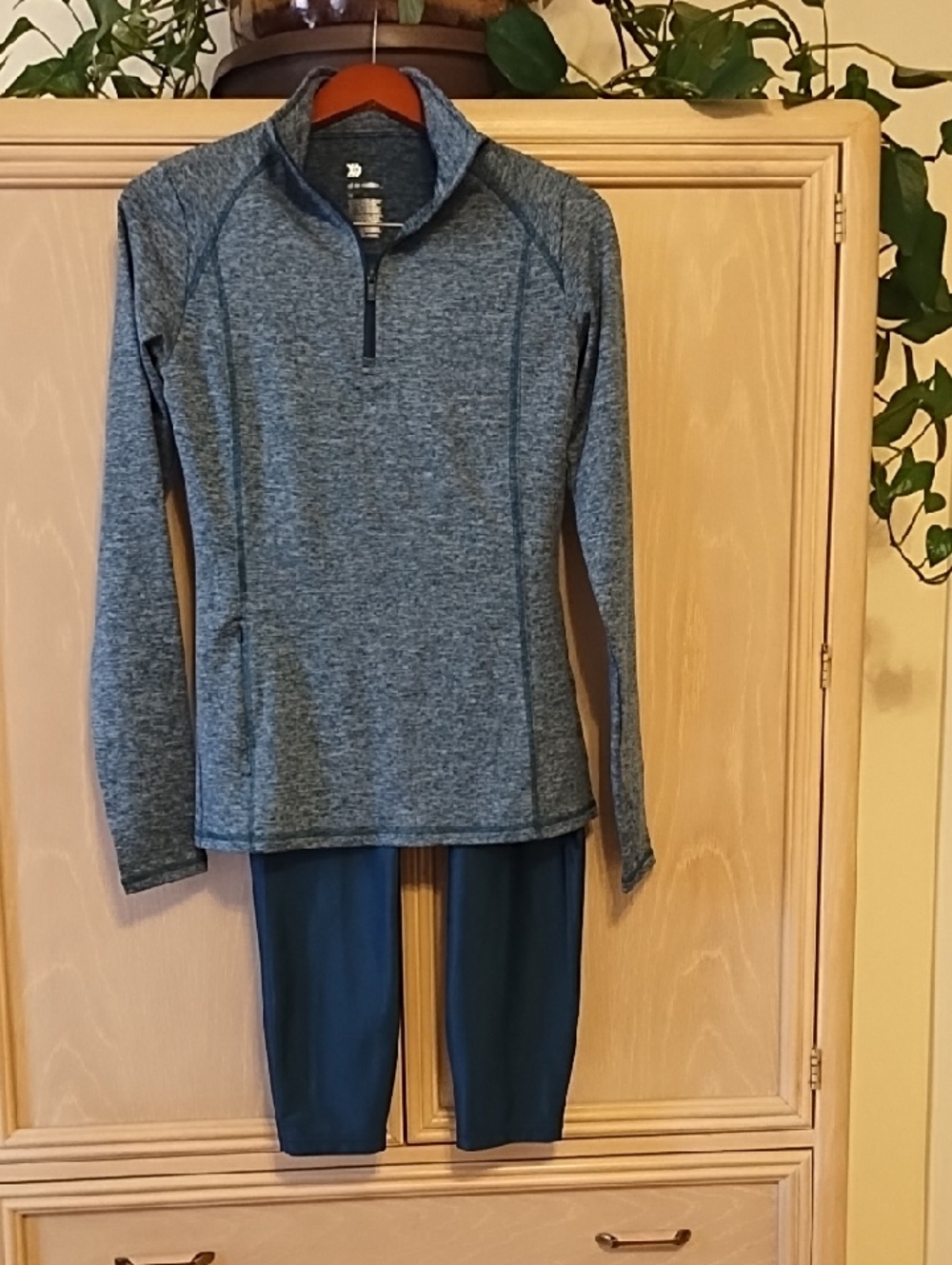 all in motion Gray Half-Zip Active Top and Black Leggings Set